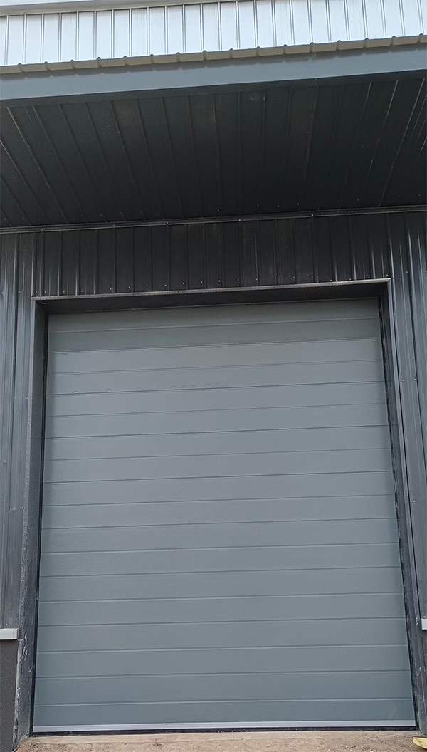 青湖路街道车库门