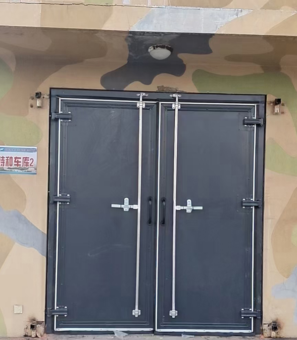 青湖路街道工业平开门