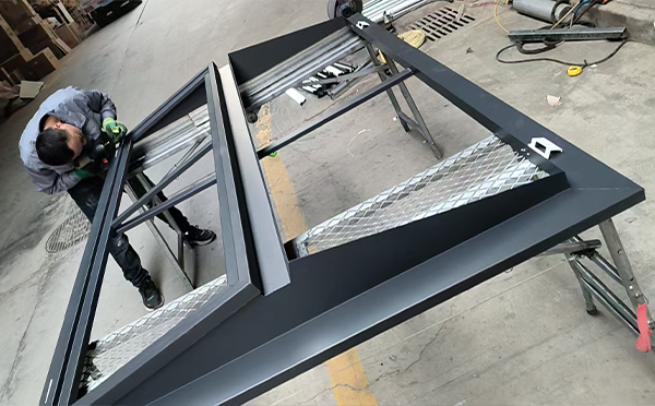 青湖路街道排烟窗