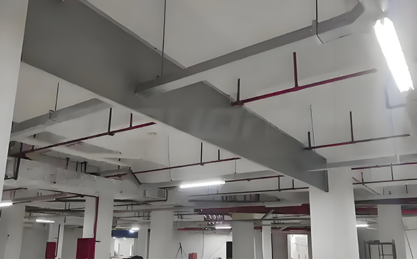 青湖路街道挡烟垂壁