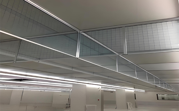 青湖路街道玻璃挡烟垂壁