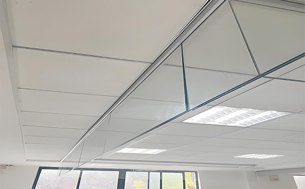 青湖路街道玻璃挡烟垂壁