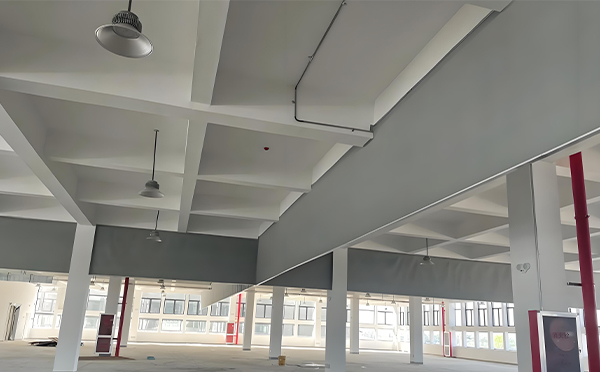 青湖路街道挡烟垂壁