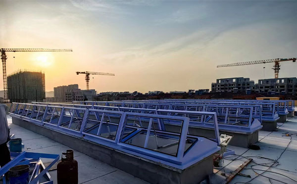 消防青湖路街道排烟窗工作原理