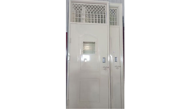 青湖路街道学校教室门