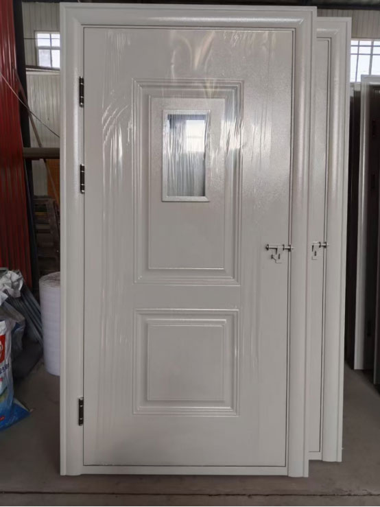 青湖路街道学校教室门