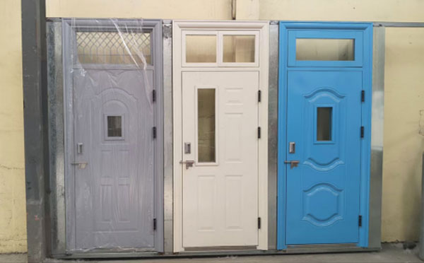 青湖路街道学校教室门