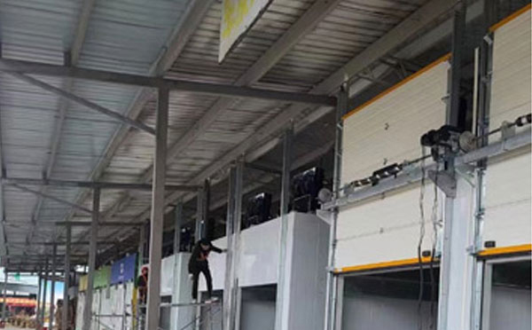 青湖路街道工业推拉门安装技巧与注意事项详解