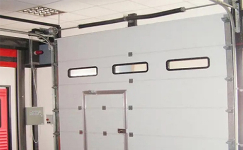 青湖路街道工业提升门的安装方法 青湖路街道工业提升门的安装方法