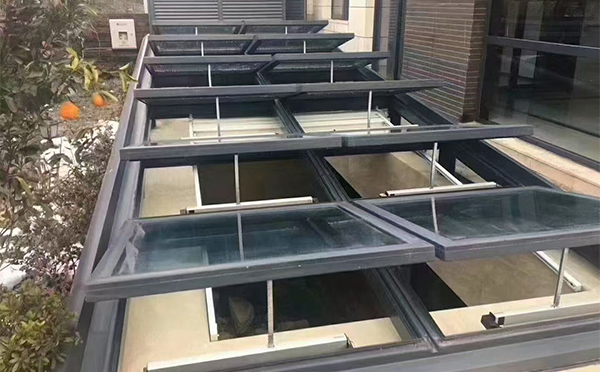 某轨道交通车辆维修车间青湖路街道排烟窗应用