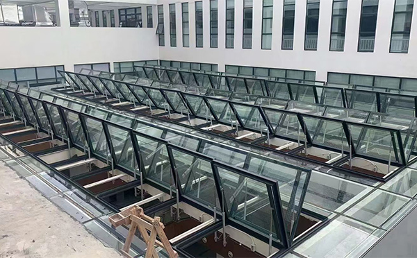 百安科技有限公司近期青湖路街道排烟窗项目案例分享 百安科技有限公司近期青湖路街道排烟窗项目案例分享